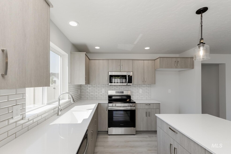 5130 Castleton Ave, Nampa, ID 83686 - photo 1