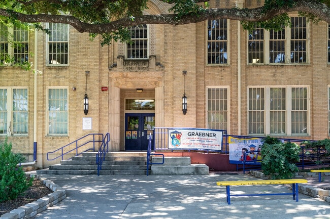 Kids can enter the campus here at Charles Graebner Elementary School.