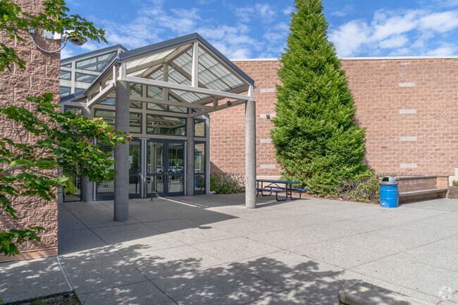 Squalicum High School entrance