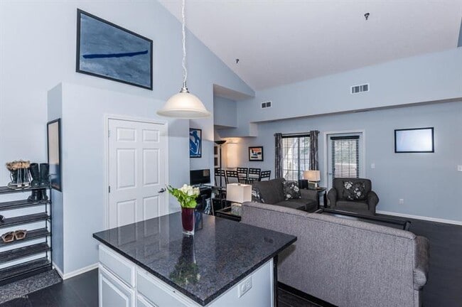 1976 29th Plaza NW unit 205, Rochester, MN 55901 - photo 3