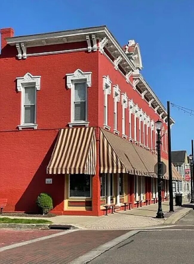 140 N Canal St unit 138, Canal Fulton, OH 44614 - photo 2