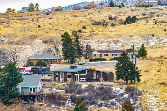 A handful of ranch homes make up Morrisons market.