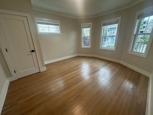 44 Iffley Rd unit 2, Jamaica Plain, MA 02130 - photo 2