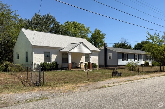 Single story homes are an affordable way to enter the Fairview Heights area.