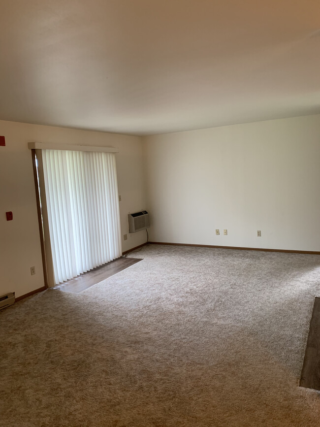 1238 Bear Pass Unit 4, Mukwonago, WI 53149