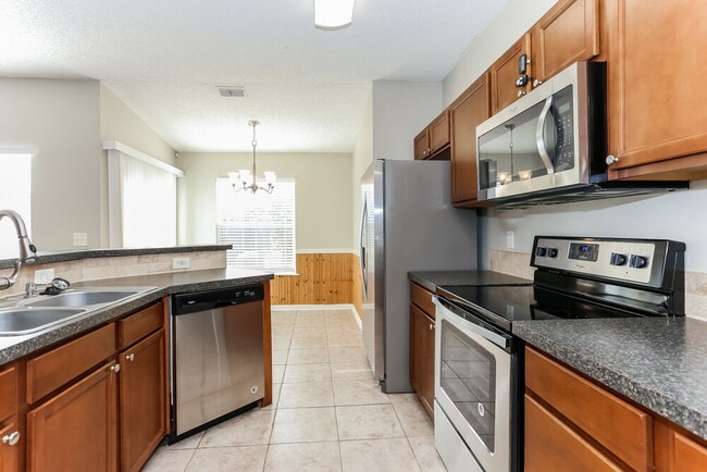 12327 Sondra Cove Ct, Jacksonville, FL 32225 - photo 6