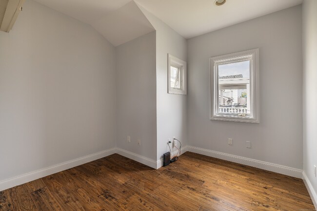 13 Richard St, Milford, CT 06460 - photo 6