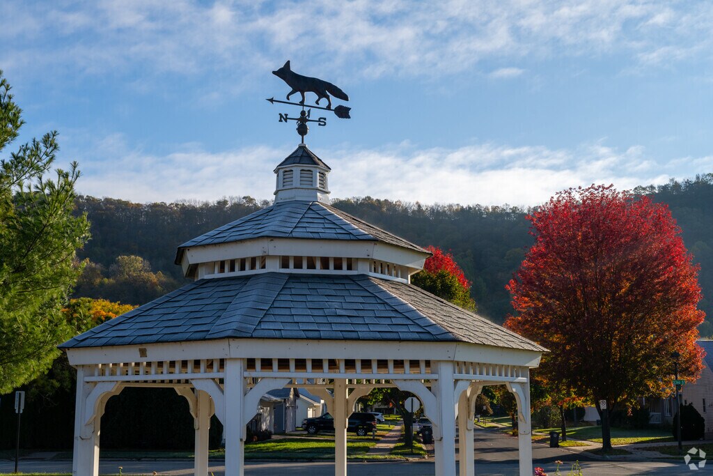 Springbrook-Clayton Johnson offers a laid-back atmosphere with access to all the fun.