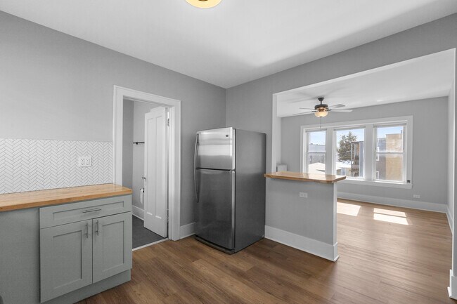 3222 W Grace St unit 1, Chicago, IL 60618 - photo 3