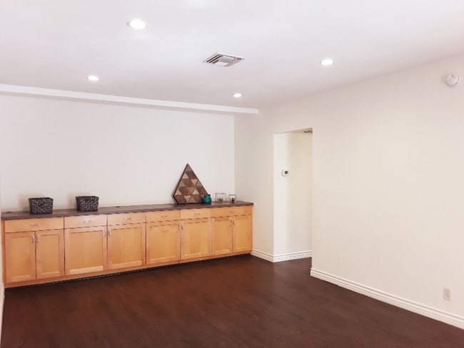 808-812 Westmount Dr unit 808-2, West Hollywood, CA 90069 - photo 4