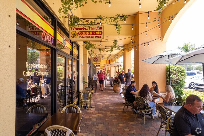 Talis Park residents can enjoy outside dining options in nearby Piper's Crossing.