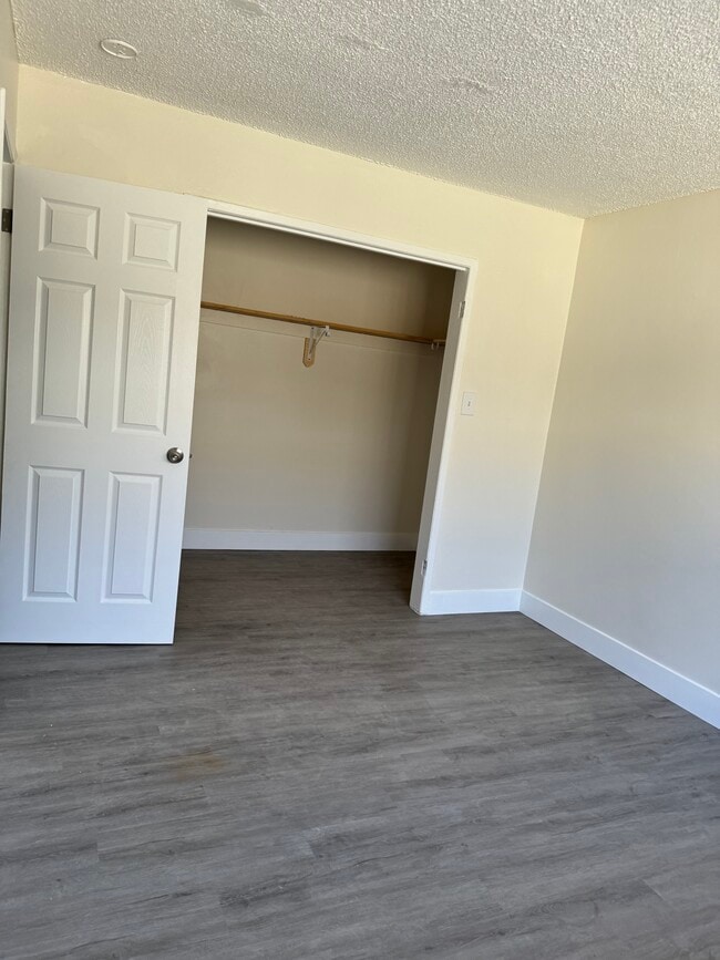 212 N Santa fe Ave unit D, Compton, CA 90221 - photo 5