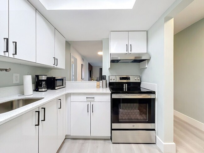 1401 SE 15th St unit ID1224059P, Fort Lauderdale, FL 33316 - photo 5