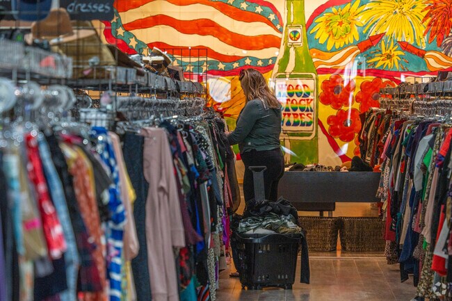 Woodstock Vibes is a popular thrift store in Hardyston.