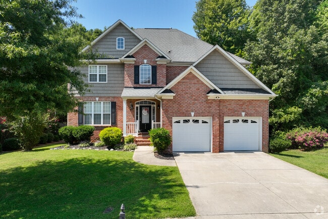 Many of the homes within Clemmons North have well-manicured lawns.