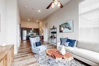 3500 SW Hollywood Dr, Lee's Summit, MO 64082