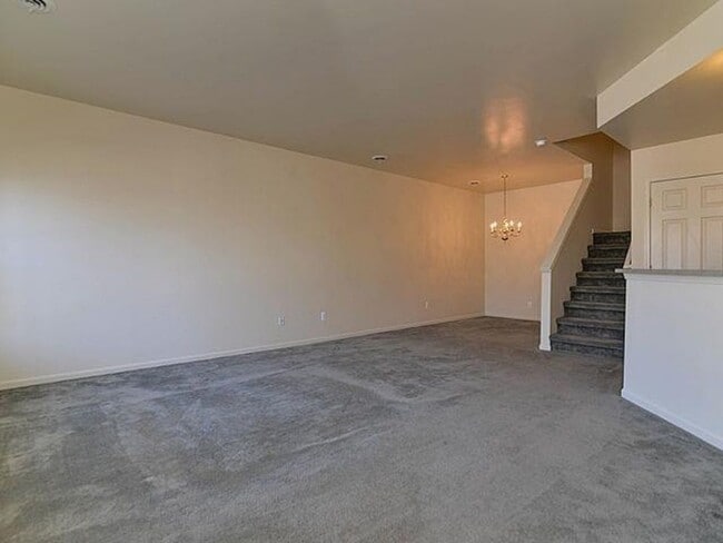 2076 Cloverly Ln, Ann Arbor, MI 48108 - photo 5