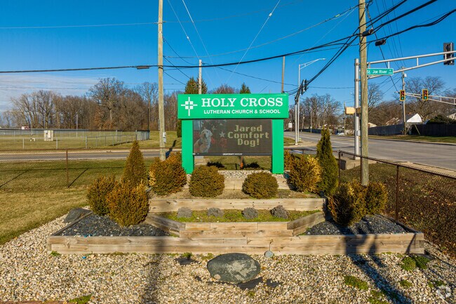 Fort Wayne's Holy Cross Lutheran has a student-teacher ratio of 18 to 1.