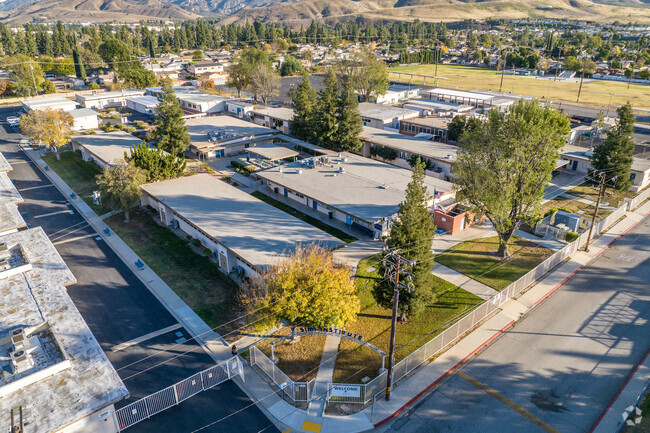 Simi Institute is a part of Apollo High School.