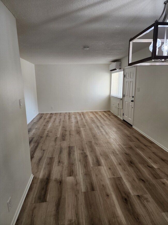 1170 Fountain St unit 6, Riverside, CA 92507 - photo 6