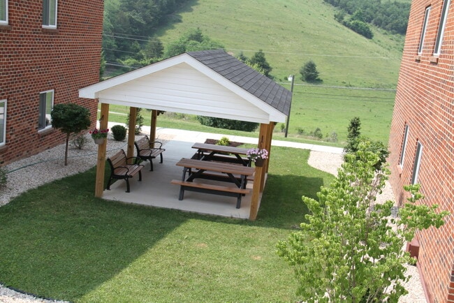 Craigmont Manor, Craigsville, VA 24430 - photo 2