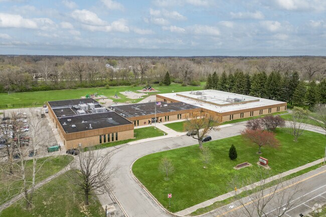 East Washington Academy is a public school in Muncie housing students in Pre-K and grades K-5.