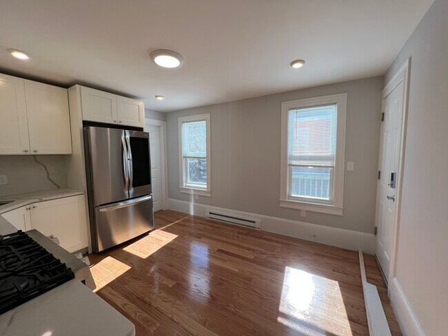 9 Mossland St unit 3, Somerville, MA 02144 - photo 5
