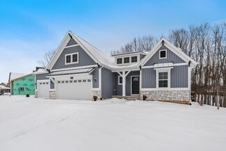 3275 Hollace Dr, Jenison, MI 49428