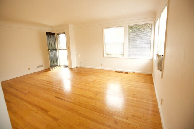 1409 NE 71st Ave unit A, Portland, OR 97213 - photo 4