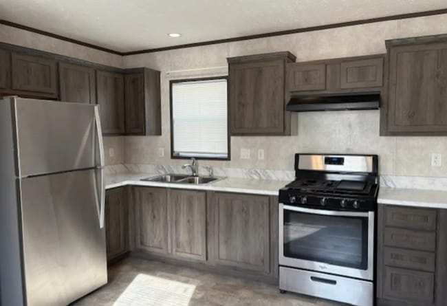 28 W Legrand Ave, Howell, MI 48843 - photo 3