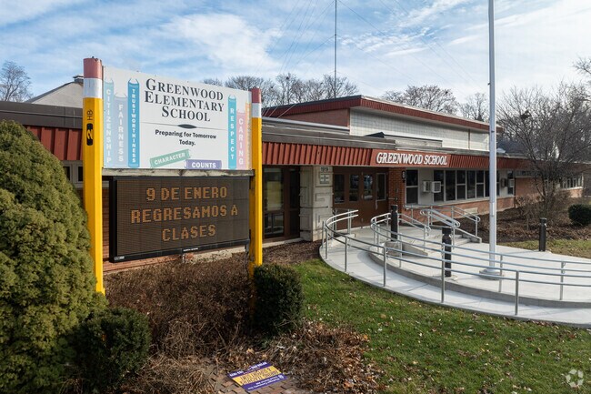Greenwood Elementary School is located in Waukegan.