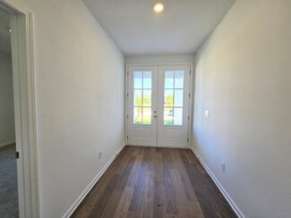 3546 Americana Dr, Green Cove Springs, FL 32043