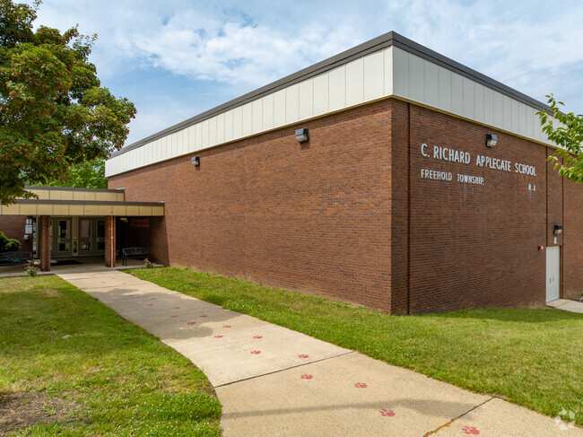 Main entrance at C. Richard Applegate Elementary School.