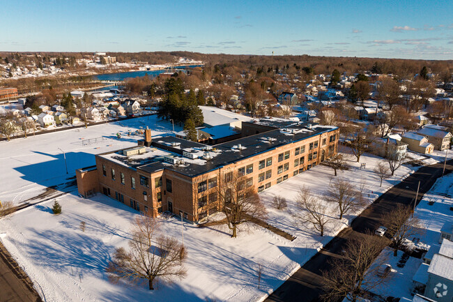 Kingsford Park Elementary in Oswego has 421 students in grades PK, K-6 (2024).