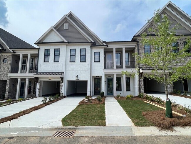 5049 Shirley Oaks Dr unit 312, Peachtree Corners, GA 30092 - photo 2