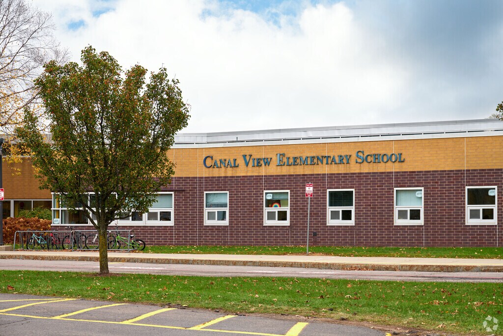 Canal View Elementary School placed in the bottom 50% of all schools in New York.