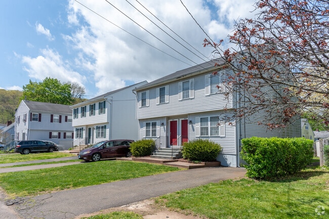 Most homes in Amity feature front lawns and a backyard.