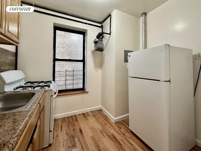 541 W 142nd St, New York, NY 10031 - photo 5