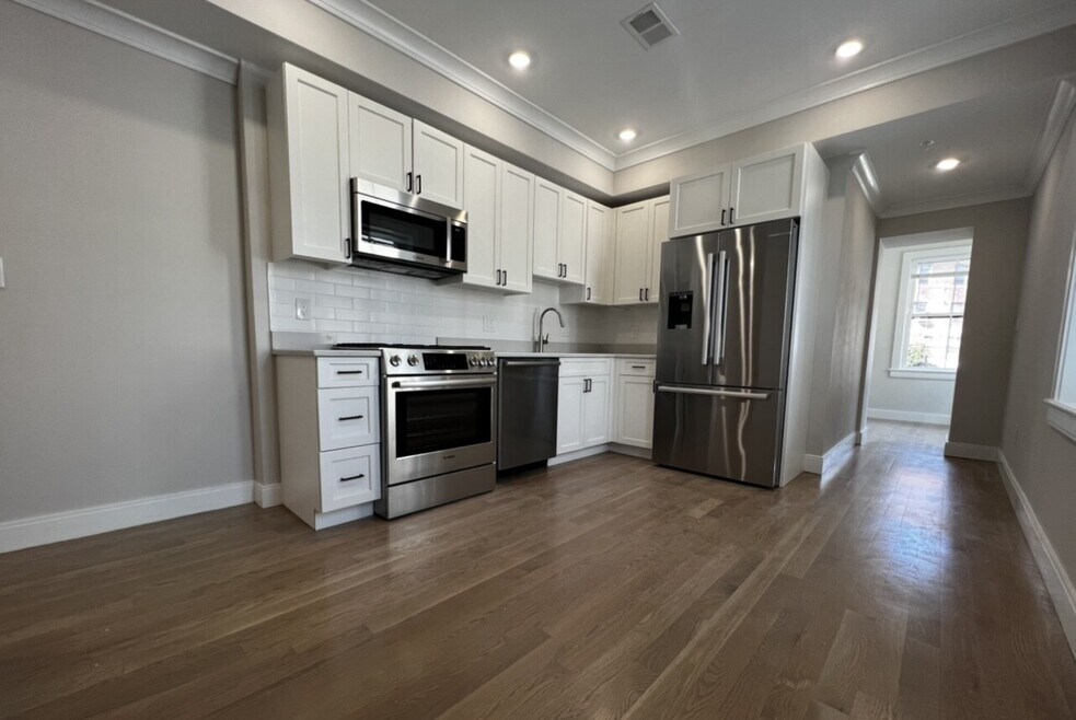 47 Englewood Ave unit 1, Boston, MA 02135 - photo 1