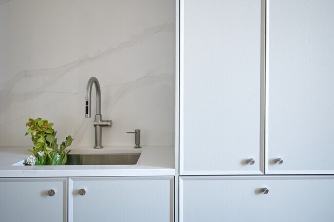 81 Market St unit ID1366932P, Portland, ME 04101 - photo 4