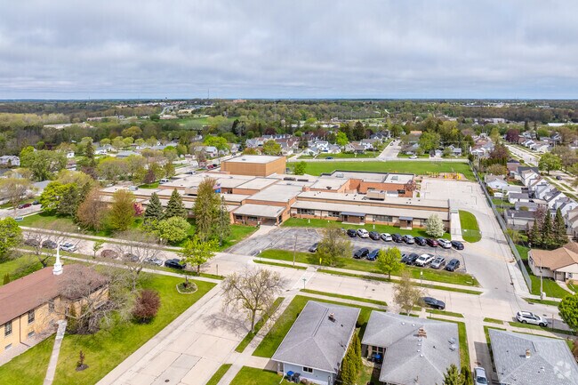 James Madison Elementary School is located just south of Wildwood.