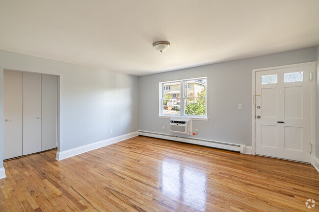 Station Square Apartments – Modern Living with Parking Included, East Rutherford, NJ 07073 - photo 2