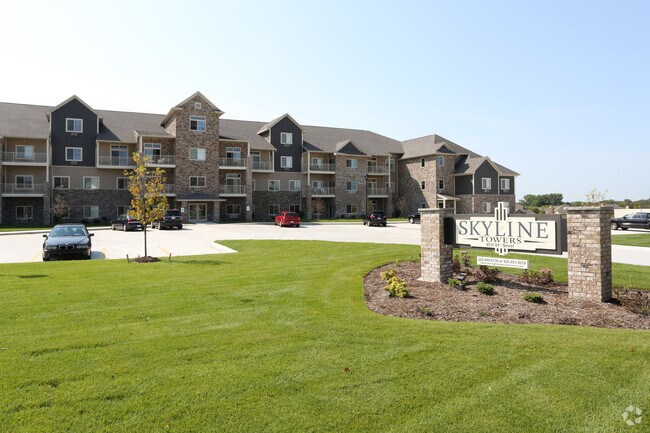 Skyline Towers, Kenosha, WI 53158 - photo 2