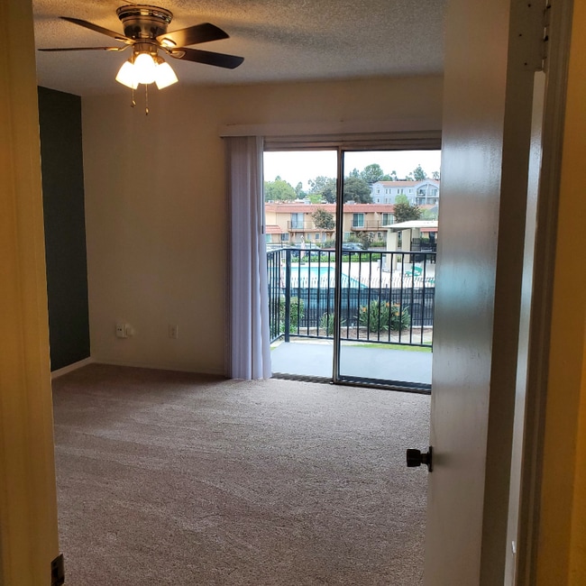 1643 Rue de Valle, San Marcos, CA 92078 - photo 3