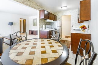 10750 Mount Vernon St, Taylor, MI 48180