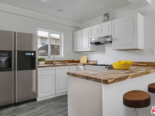 8821 Reading Ave, Los Angeles, CA 90045 - photo 4