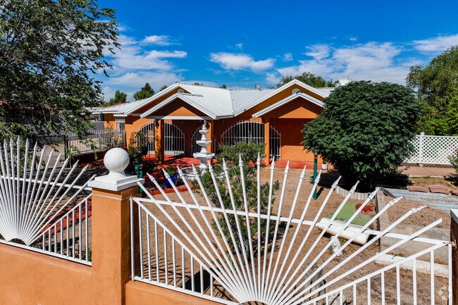 The Meadow Lake homes vary in many different styles and materials.