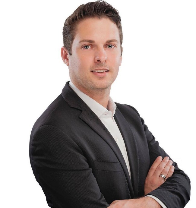 Agent Photo