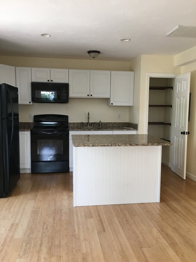 12 Cranberry Rd unit 1, Buzzards Bay, MA 02532 - photo 2