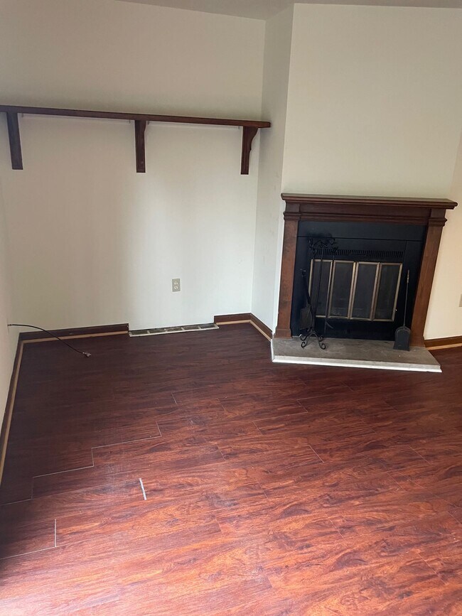 2160 Regency Dr, East Lansing, MI 48823 - photo 7